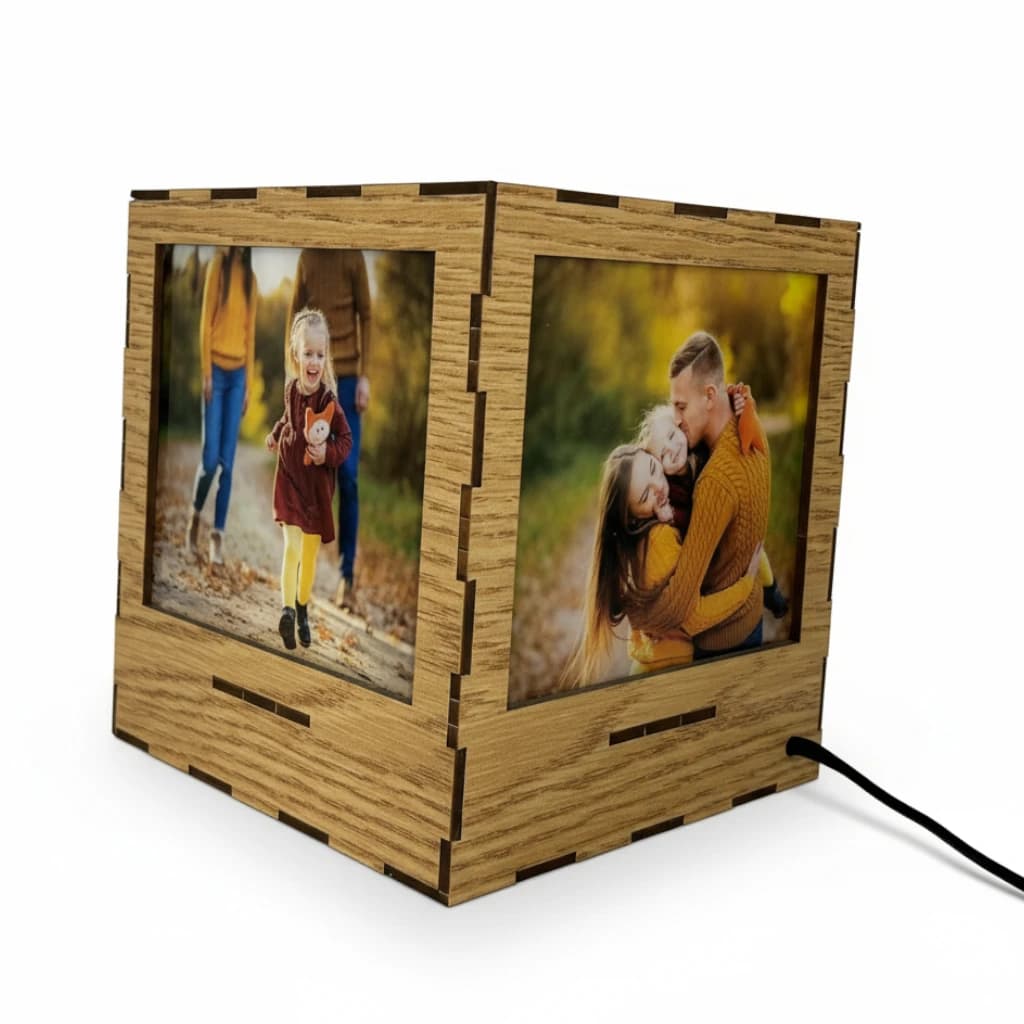 Lampa sa 4 slike (1).webp